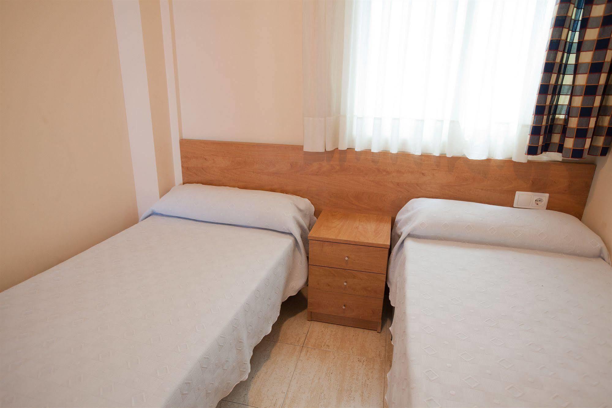 Apartaments Costamar Calafell Habitación foto